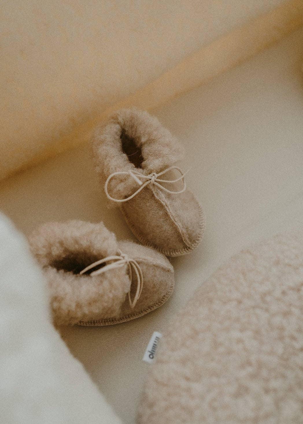 Natürliche Baby-Hausschuhe aus 100 % Wolle
