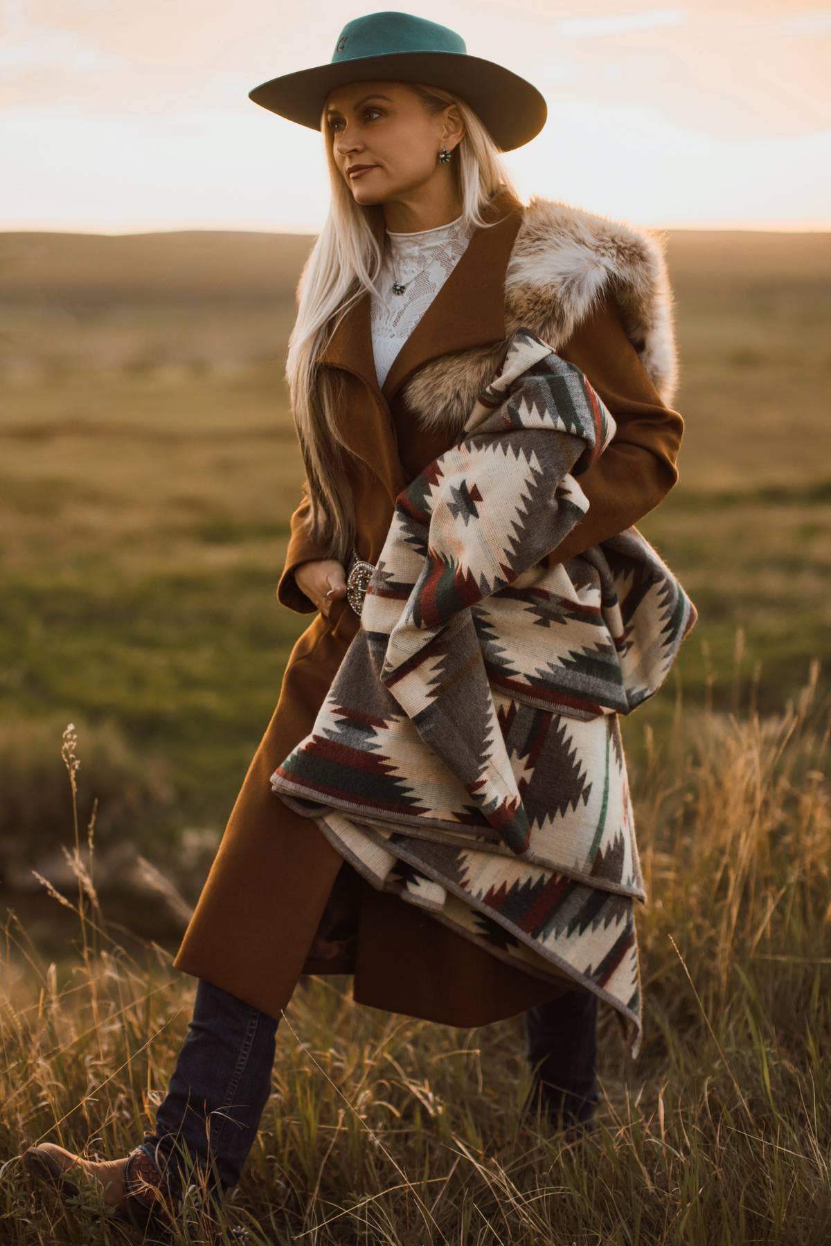 Inca Cloud Alpaca Blanket Fair Trade handcrafted in Ecuador | Meraki Movement