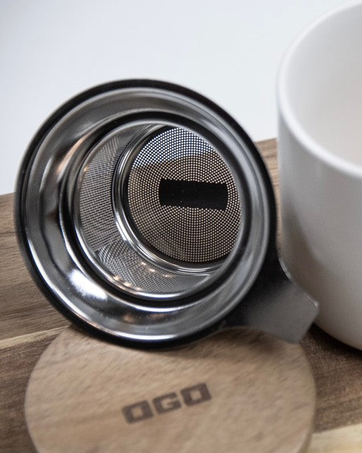 Teetasse JULIET Weiss - aus Steinzeug mit Holzdeckel und Edelstahl-Teesieb 300 ml | Ogo Living