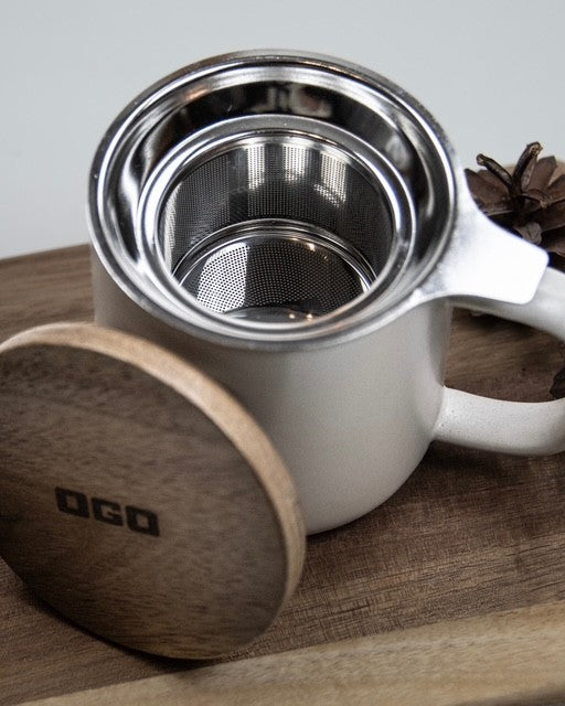 Teetasse JULIET Weiss - aus Steinzeug mit Holzdeckel und Edelstahl-Teesieb 300 ml | Ogo Living