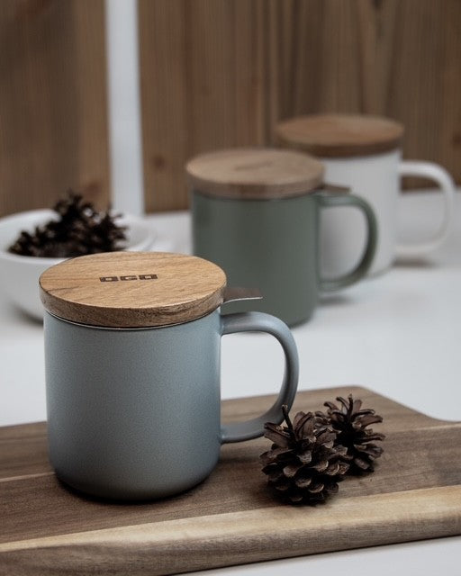 Teetasse JULIET Perlgrau - aus Steinzeug mit Holzdeckel und Edelstahl-Teesieb 300 ml | Ogo Living