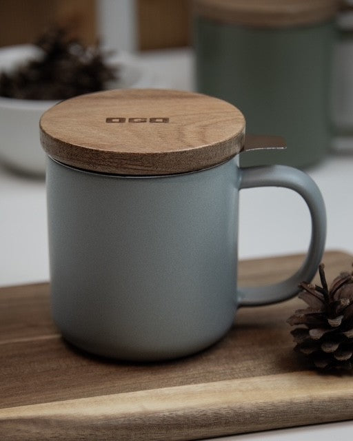 Teetasse JULIET Perlgrau - aus Steinzeug mit Holzdeckel und Edelstahl-Teesieb 300 ml | Ogo Living