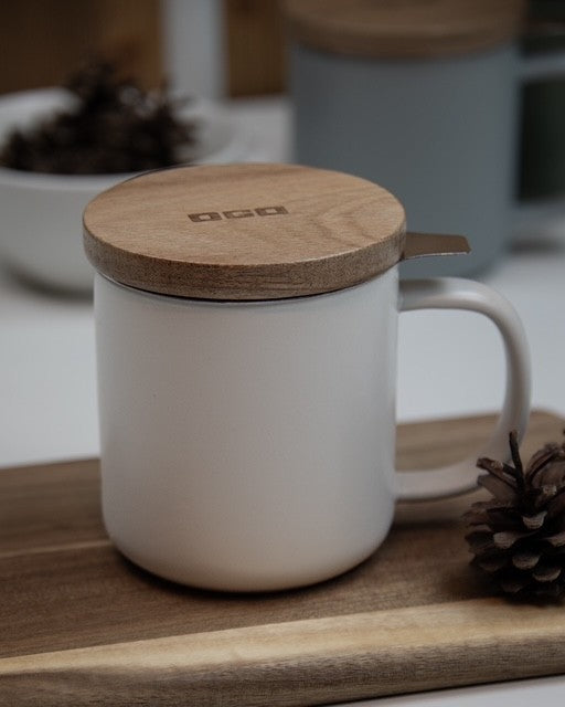 Teetasse JULIET Weiss - aus Steinzeug mit Holzdeckel und Edelstahl-Teesieb 300 ml | Ogo Living