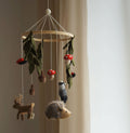 Woodland Mobile aus Filz mit Waldtieren, Pilzen & Marienkäfer