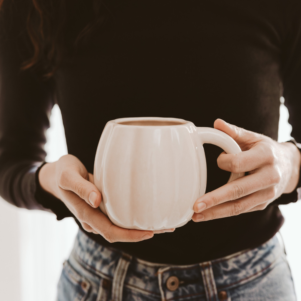 Kaffeebecher in Kürbisform