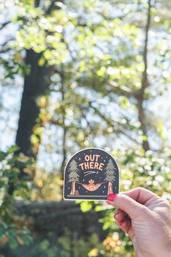 Hochwertiger Vinyl-Aufkleber "out there" – Langlebig & Vielseitig - Northwood.ch